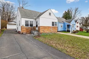 5571 Oakwood Ave, Maple Heights, OH 44137 - Photo 2