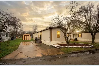 708 Country Pines Drive SW, Warren, OH 44481 - Photo 1