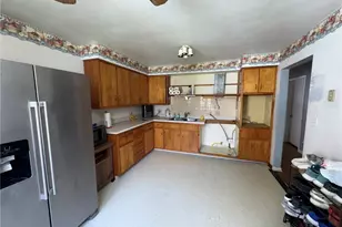 894 S Main St, Amherst, OH 44001 - Photo 8