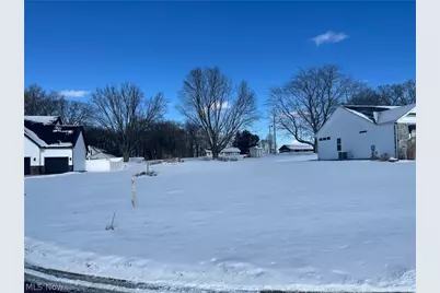 5727 Shadow Ridge Circle NW, North Canton, OH 44720 - Photo 4