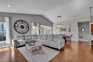 10458 Dogwood Dr, Aurora, OH 44202 - Photo 6