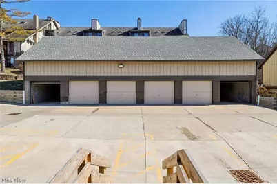 1581 Treetop Trail #26, Akron, OH 44313 - Photo 4