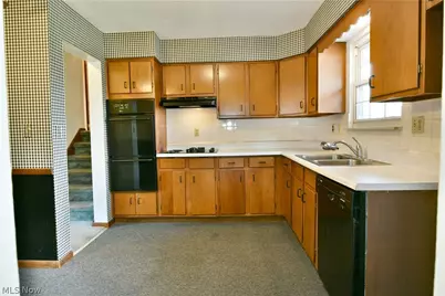 8391 Squires Lane NE, Warren, OH 44484 - Photo 16