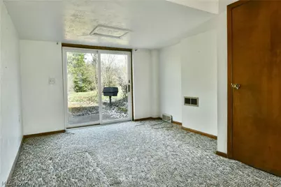 8391 Squires Lane NE, Warren, OH 44484 - Photo 6