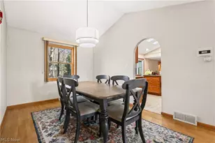 32420 Tracy Ln, Solon, OH 44139 - Photo 6