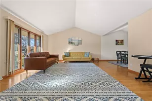 32420 Tracy Ln, Solon, OH 44139 - Photo 2