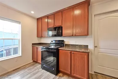 29 Carl Lane, Olmsted Twp, OH 44138 - Photo 8