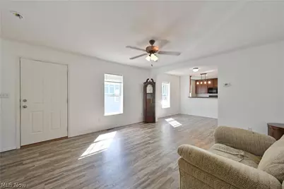 29 Carl Lane, Olmsted Twp, OH 44138 - Photo 2