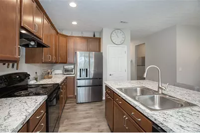 701 Cedar Crest Drive, Elyria, OH 44035 - Photo 4