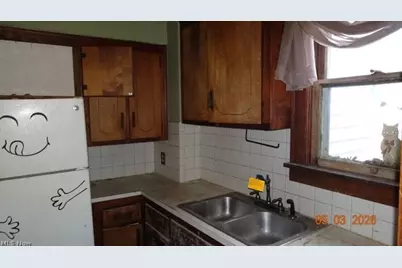 2353 Livingston, Lorain, OH 44052 - Photo 4