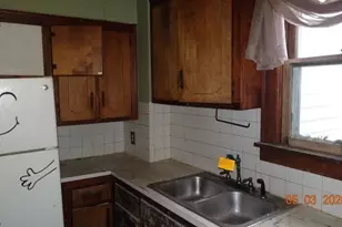 2353 Livingston, Lorain, OH 44052 - Photo 4