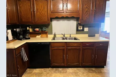 166 Oak Knoll, Niles, OH 44446 - Photo 2