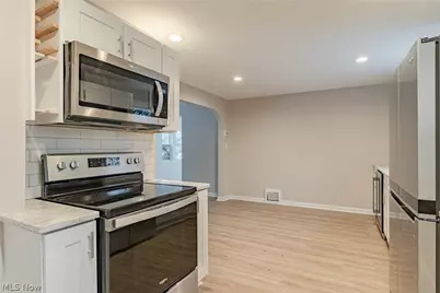 3686 Randolph Road, Cleveland Heights, OH 44121 - Photo 10