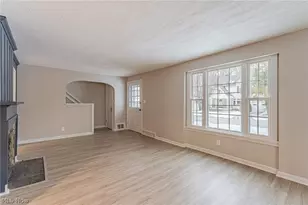 3686 Randolph Rd, Cleveland Heights, OH 44121 - Photo 4