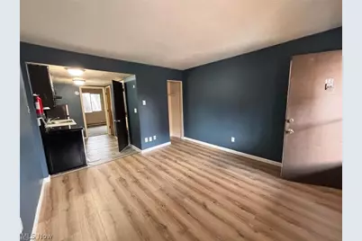 519 Crosby Street #10, Akron, OH 44302 - Photo 2