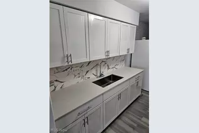 25600 Country Club Boulevard #12, North Olmsted, OH 44070 - Photo 12