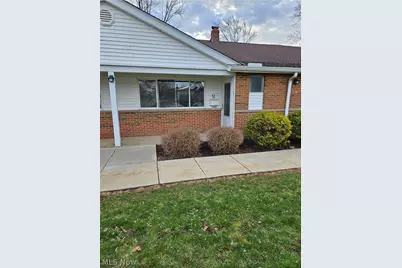 25600 Country Club Boulevard #12, North Olmsted, OH 44070 - Photo 1