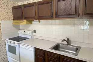 9630 Cove Dr, North Royalton, OH 44133 - Photo 4