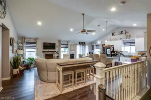 2904 Pepper Hill Cir, Akron, OH 44312 - Photo 4