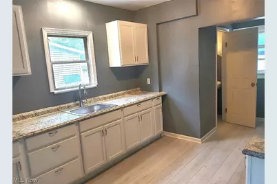 877 Hammel Street, Akron, OH 44306 - Photo 2