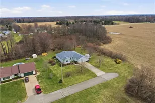 28 Lake Park Rd, Conneaut, OH 44030 - Photo 4