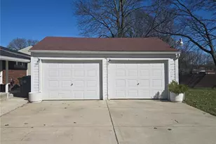 1228 Sarkies Dr NE, Warren, OH 44483 - Photo 4