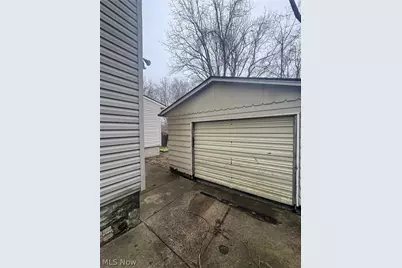 577 Rhodes Avenue, Akron, OH 44307 - Photo 16
