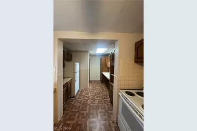 577 Rhodes Avenue, Akron, OH 44307 - Photo 8