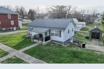 438 N Lincoln Avenue, Barnesville, OH 43713 - Photo 2