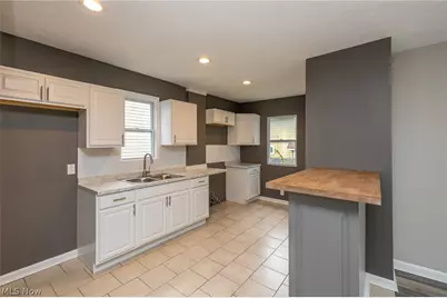 2278 26th Street SW, Akron, OH 44314 - Photo 8