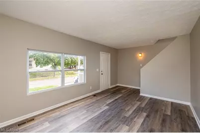 2278 26th Street SW, Akron, OH 44314 - Photo 4