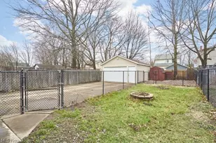 1153 Lily St, Akron, OH 44301 - Photo 4