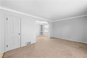 942 E 236th St, Euclid, OH 44123 - Photo 4