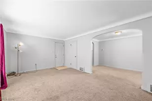 942 E 236th St, Euclid, OH 44123 - Photo 2