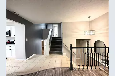 7610 Royal Ridge Drive, Parma, OH 44129 - Photo 6
