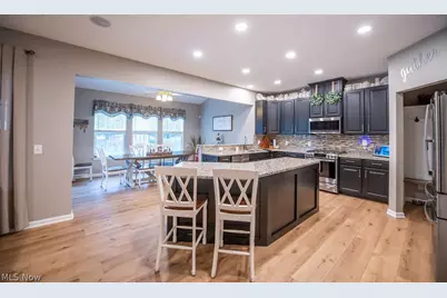 7674 Knollridge Avenue NE, Canton, OH 44721 - Photo 8