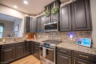 7674 Knollridge Ave NE, Canton, OH 44721 - Photo 14