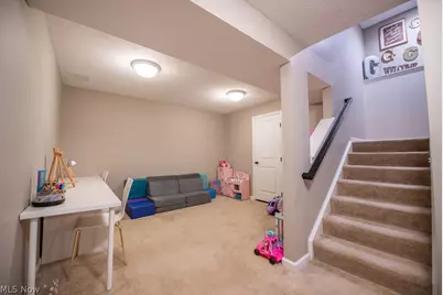 7674 Knollridge Avenue NE, Canton, OH 44721 - Photo 36