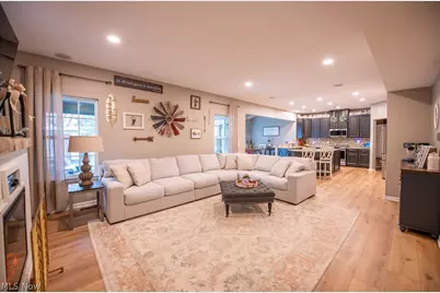 7674 Knollridge Avenue NE, Canton, OH 44721 - Photo 6