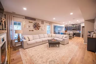 7674 Knollridge Ave NE, Canton, OH 44721 - Photo 6