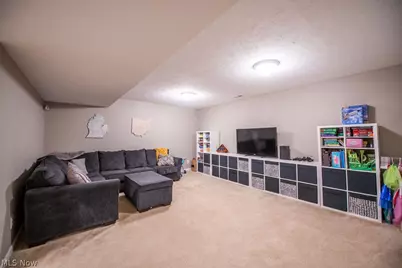 7674 Knollridge Avenue NE, Canton, OH 44721 - Photo 38