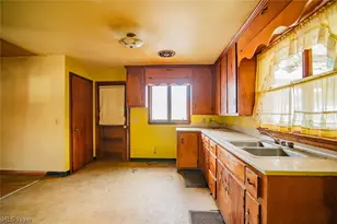 203 Clark Dr, Marietta, OH 45750 - Photo 6