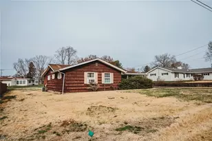 203 Clark Dr, Marietta, OH 45750 - Photo 2