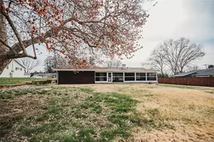 203 Clark Dr, Marietta, OH 45750 - Photo 4