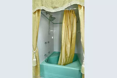 641 Fairway Drive NE, Warren, OH 44483 - Photo 24