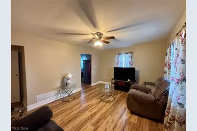 604 Jefferson Avenue, Barberton, OH 44203 - Photo 2