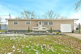 2401 Stewart Dr NW, Warren, OH 44485 - Photo 2