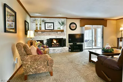 9271 Hillview Drive NE, Warren, OH 44484 - Photo 6