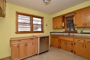 10881 Gregory Ln, North Royalton, OH 44133 - Photo 12