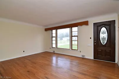 10881 Gregory Lane, North Royalton, OH 44133 - Photo 2